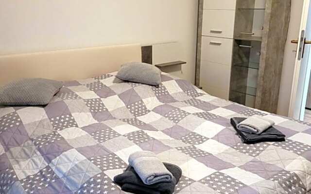 Ryan Apartament mit Netflix