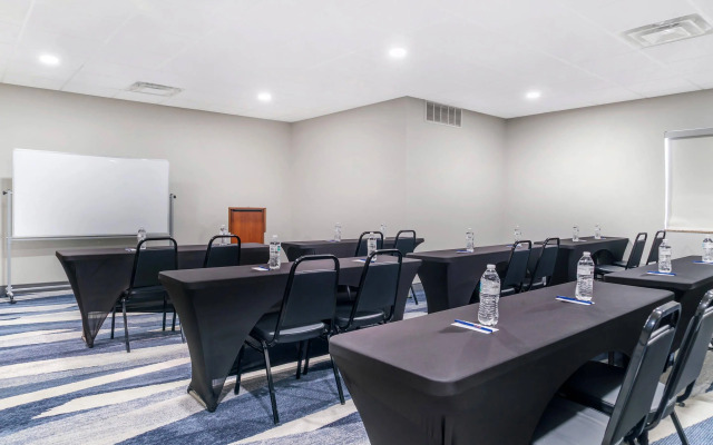 Comfort Suites Auburn Hills-Detroit