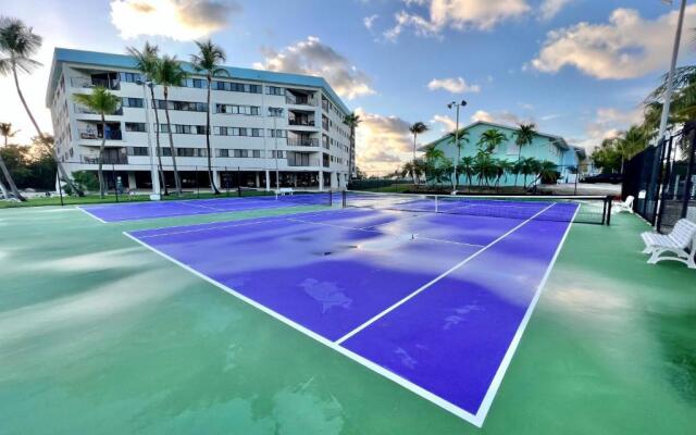 C-VOTED REMODELED UNIT! KAYAKs, MARINA,