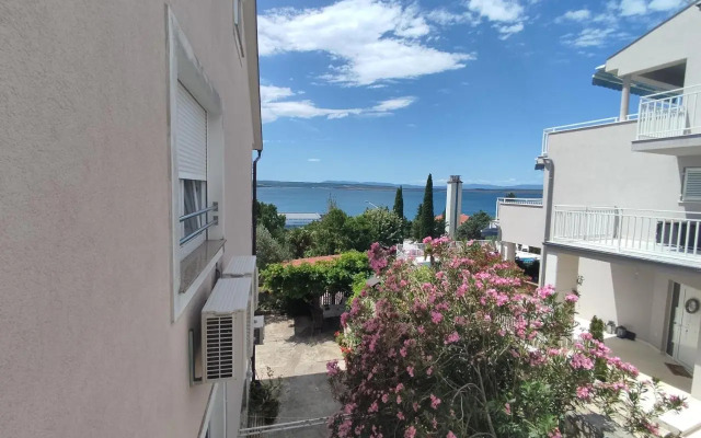 Guesthouse Porto 100m see, close Sandy beach, Pebble beach