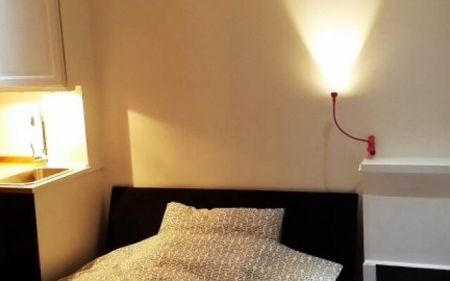Qstay Bed & Breakfast