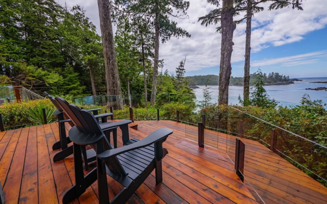 A Snug Harbour Inn
