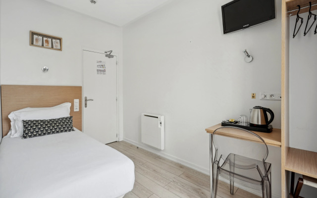 Hotel Le National Clichy Paris