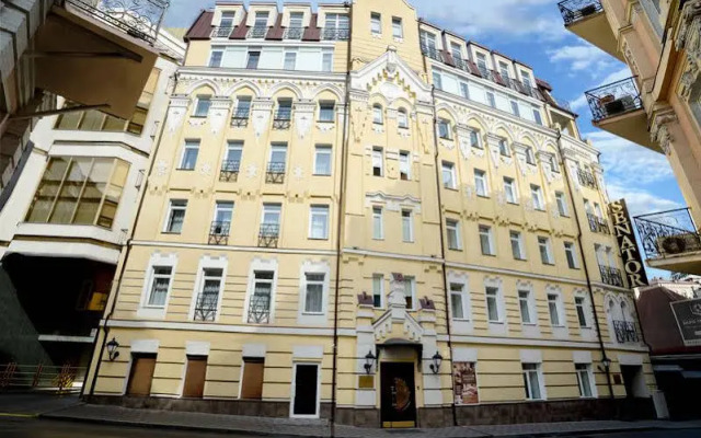 Отель Senator Maidan