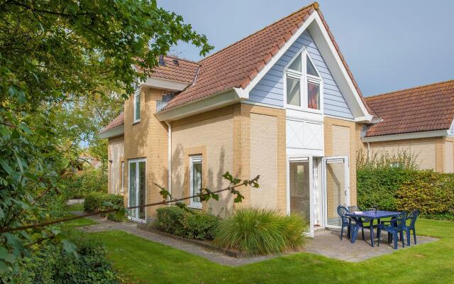 Restyled Villa With Dishwasher, Near the Beach