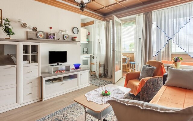 Spacious Apartment in Carinthia on Lake Worthersee