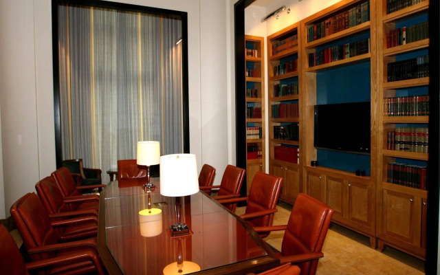 Gramercy by Executive Apartments