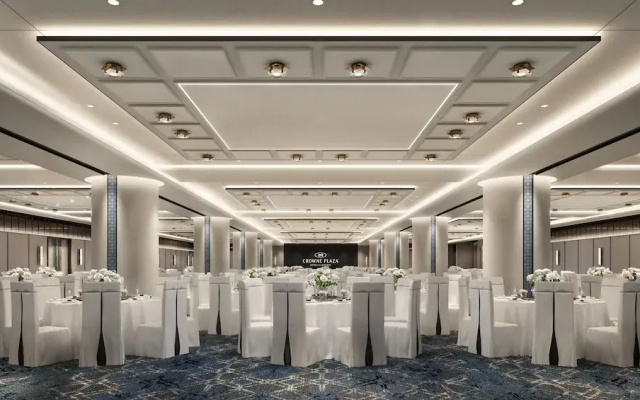 Crowne Plaza Dhaka Airport by IHG