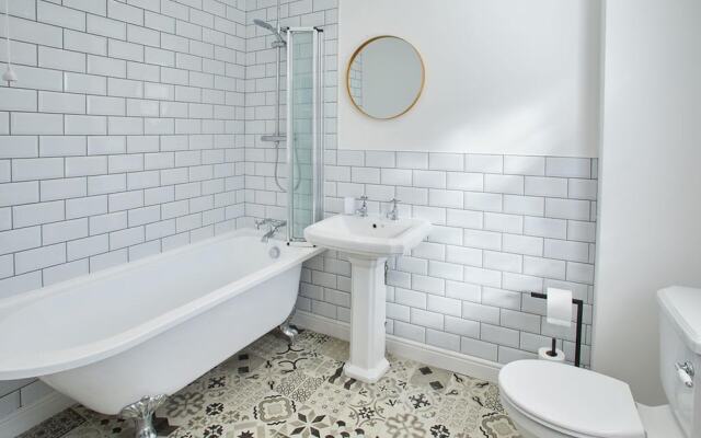 The Ruby Retreat Apartment