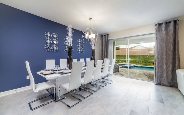 Tr_531r Champions 8 Bedroom Home