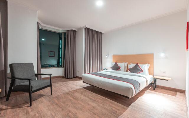Super OYO Townhouse 2 Hotel Gunung Sahari