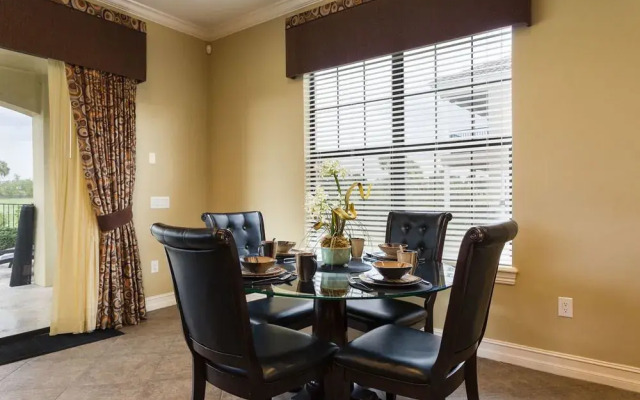 Panoramic Golf Course Views 5 Br home by RedAwning