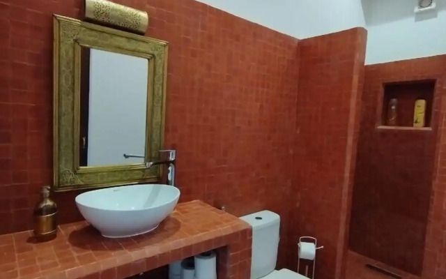 Lhostel