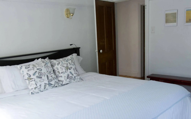 Laura's Bed & Breakfast