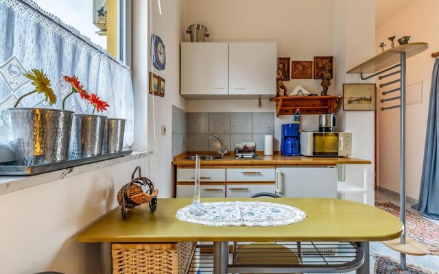 Amazing Apartment in Liznjan With