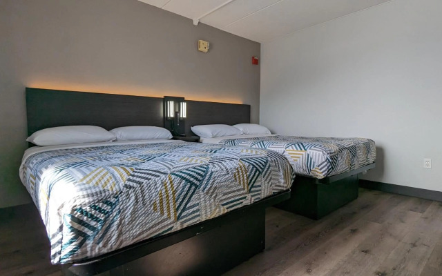 Motel 6 Leominster, MA