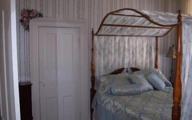 Roussell's Garden Bed & Breakfast