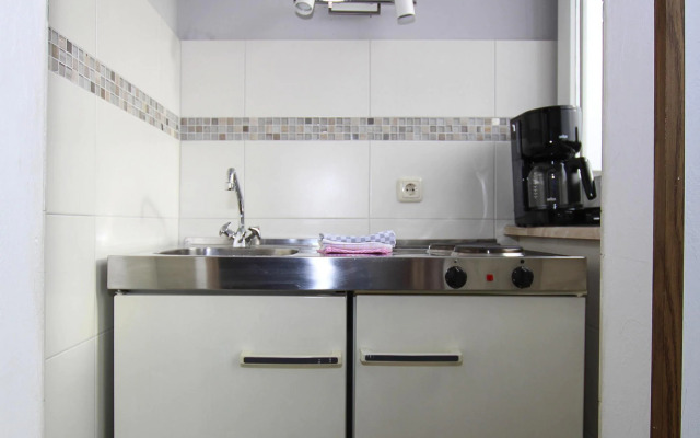 Apartment, Tating in Tating