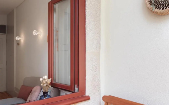Vibrant flat by São Bento w/balcony - Loureiro140