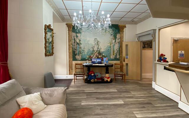 Lancaster Court Hotel
