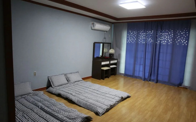 Starlight Ocean Pension