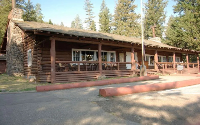Roosevelt Lodge & Cabins