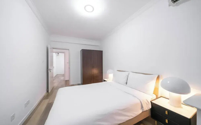 Tyms Elegant 4BR 2BA APT Changning