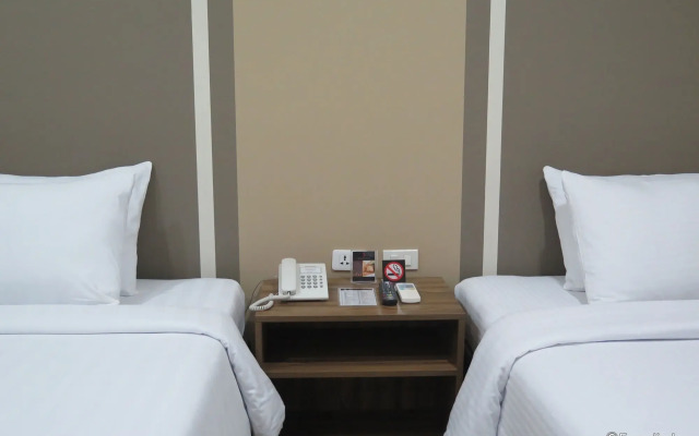 S Hotel and Residences