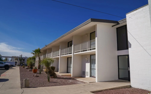 Ocotillo Apartments & Hotel