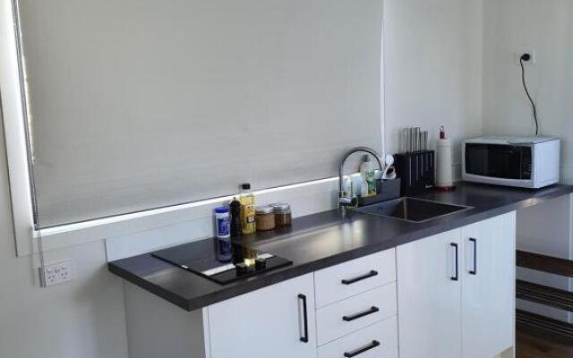 Modern 1 bedroom guest house