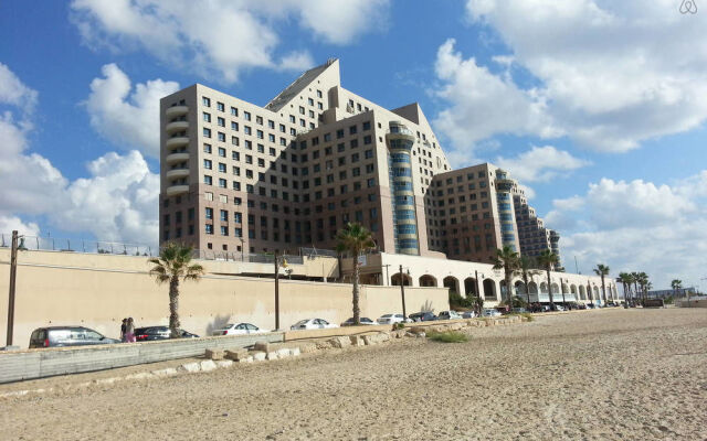 Apartment on The Beach