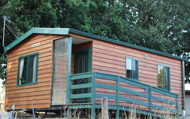 Lakes And Craters Holiday Park