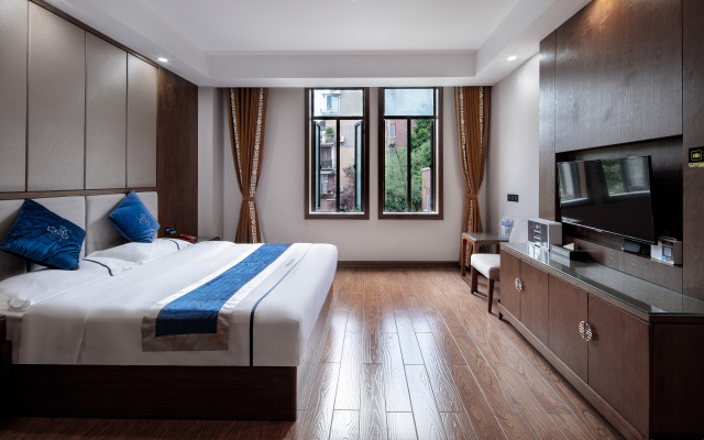 Xuyong Sunshine Garden Inn