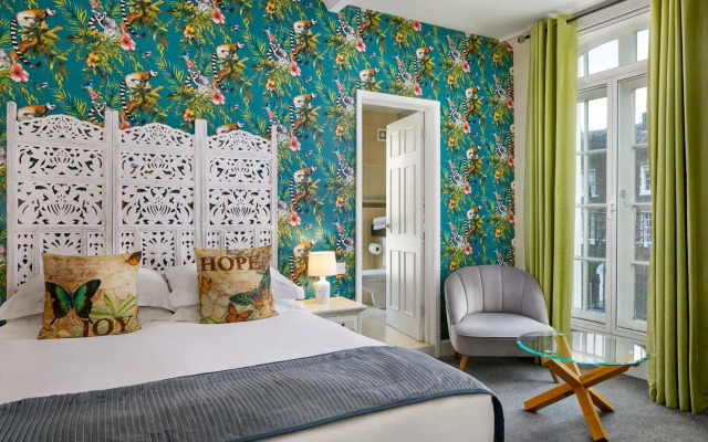 The Royal Adelaide Hotel