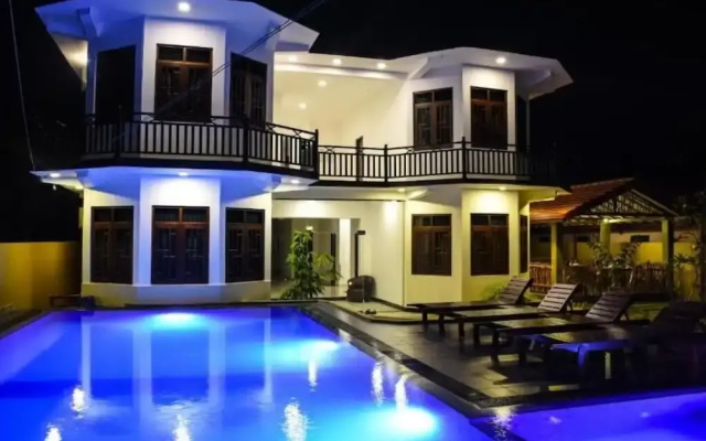 Mamma Raji Hotel