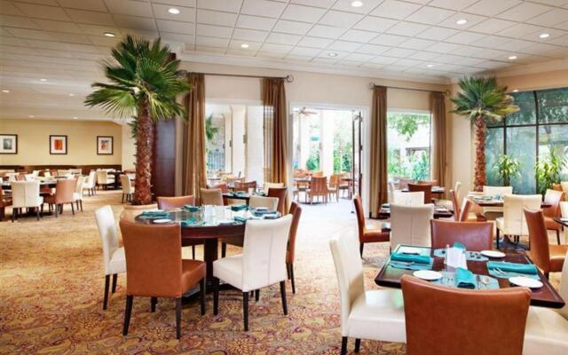 Anaheim Majestic Garden Hotel