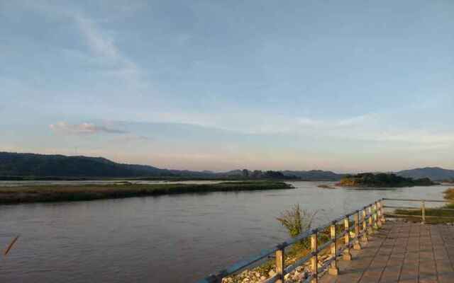 Mekong Riverside Resort Camping