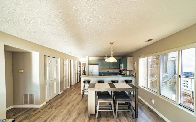 Osage Oasis Unmatched Views, Convenient Location