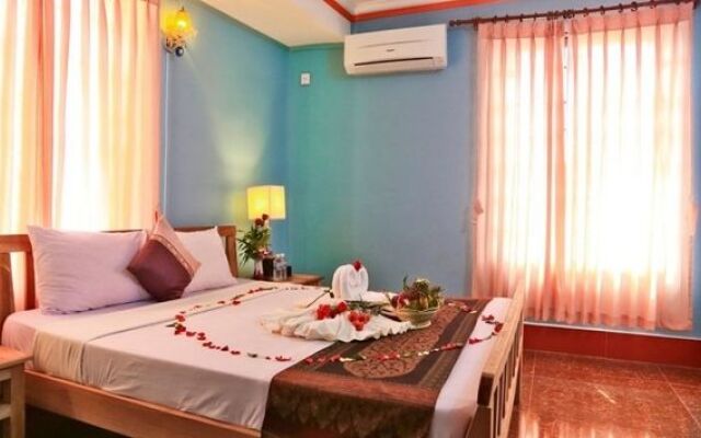 Our Joint Hotel & Guesthouse