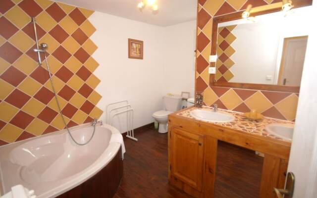 Luxurious Villa with Private Pool in Les Vans