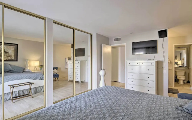 Sun Deck, Hot Tub & Kayak: Lakefront Tempe House