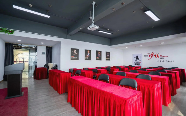 Liangde Hotel (Shenzhen Shajing Houting Subway Station)
