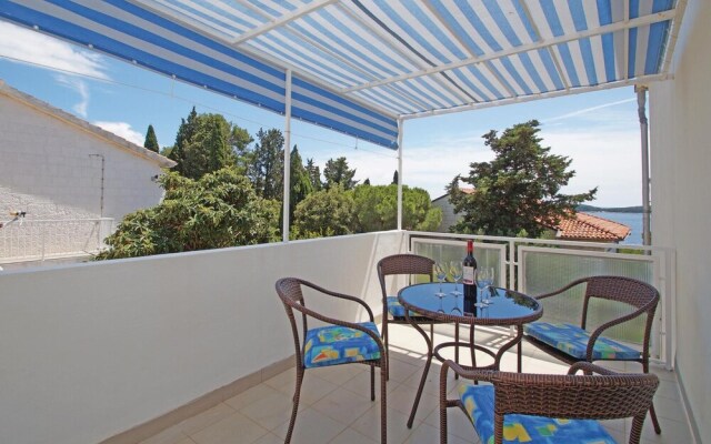 Stunning Home in Hvar With Wifi and 2 Bedrooms