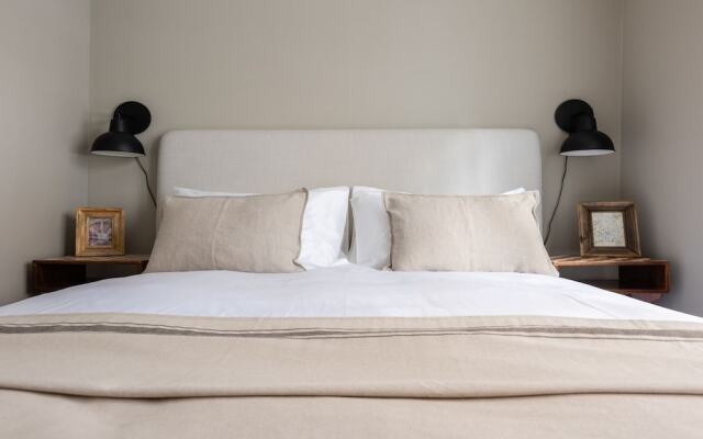 The Chelsea House by H House