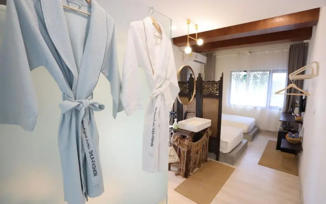 Yolo Bangkok Boutique Hotel