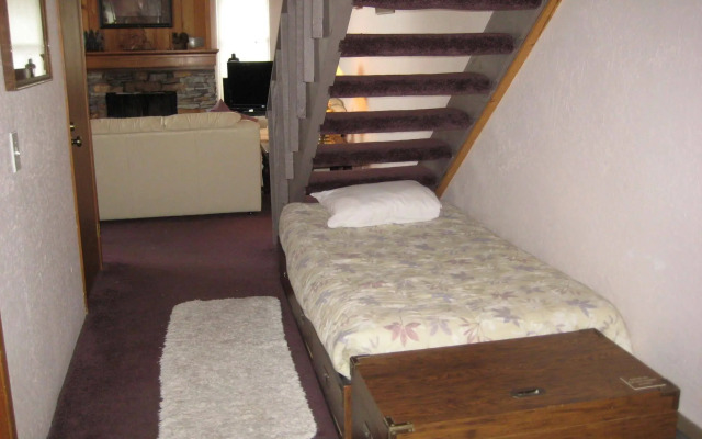 Val d'Isere by Mammoth Reservation Bureau