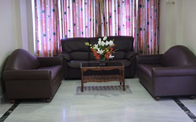 Hotel PLR Grand