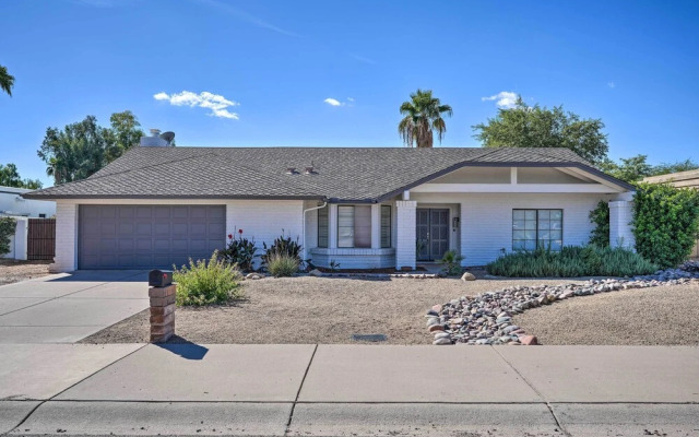 Luxe Desert Home w/ Heated Pool: 3 Mi to Kierland!