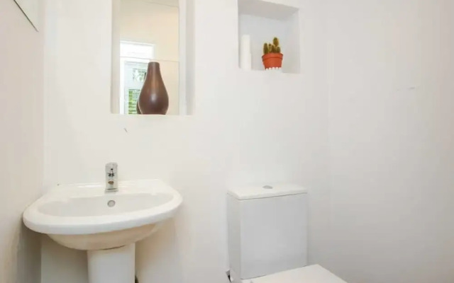 Bright and Spacious 1 Bedroom in West Hampstead