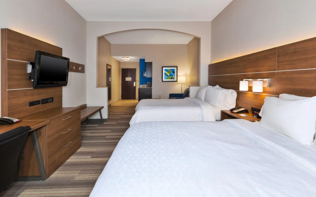 Holiday Inn Express & Suites Warminster - Horsham by IHG